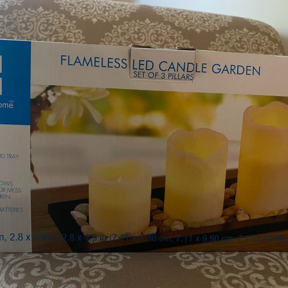 Decorative Tray w/ 3 Flameless candles - Picture 9 of 9